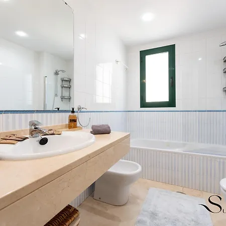 Апартаменты Terrace Of Paradise, 2 Bed 2 Bath, Parking, Pool Бенальмадена