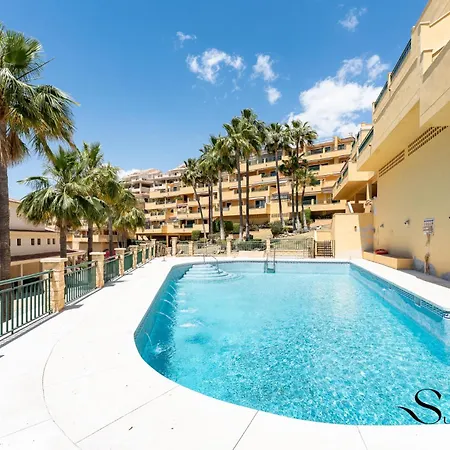 Terrace Of Paradise, 2 Bed 2 Bath, Parking, Pool Apartment *
